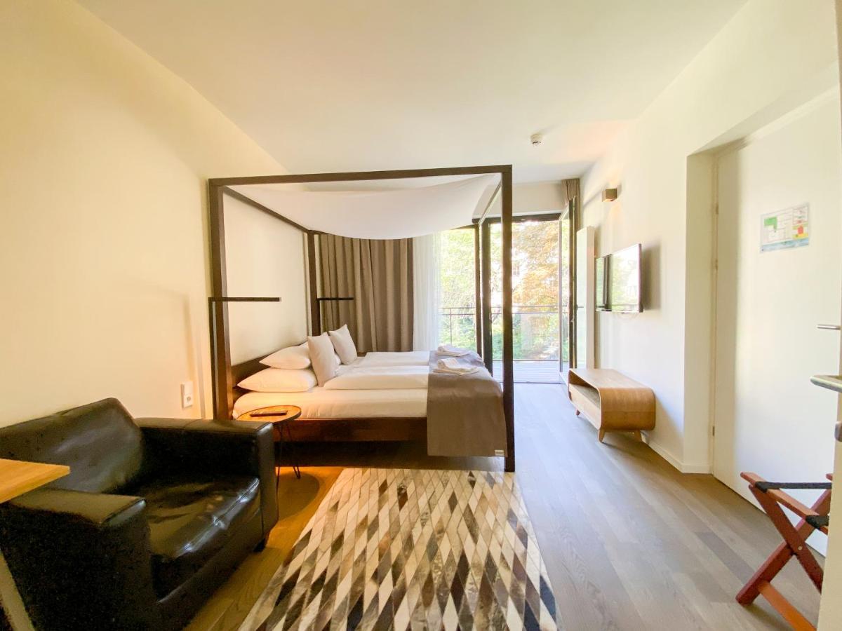 Blackhome I Contactless Check-in Aparthotel Graz